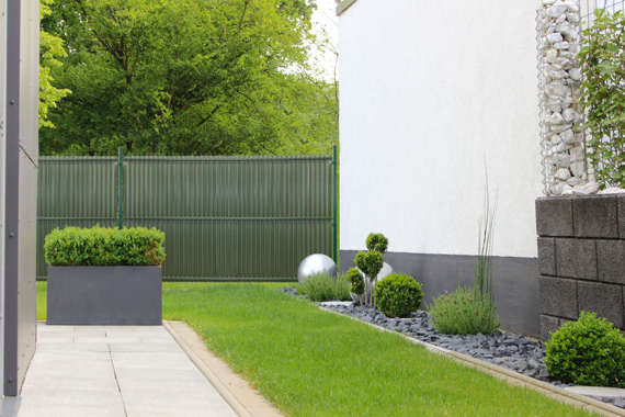 Panel osłonowy do ogrodzenia w kolorze stalowym