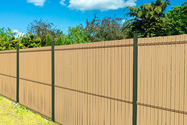 Listwa ogrodzeniowa pionowa szeroka 173x8 RD01 jasny brąz